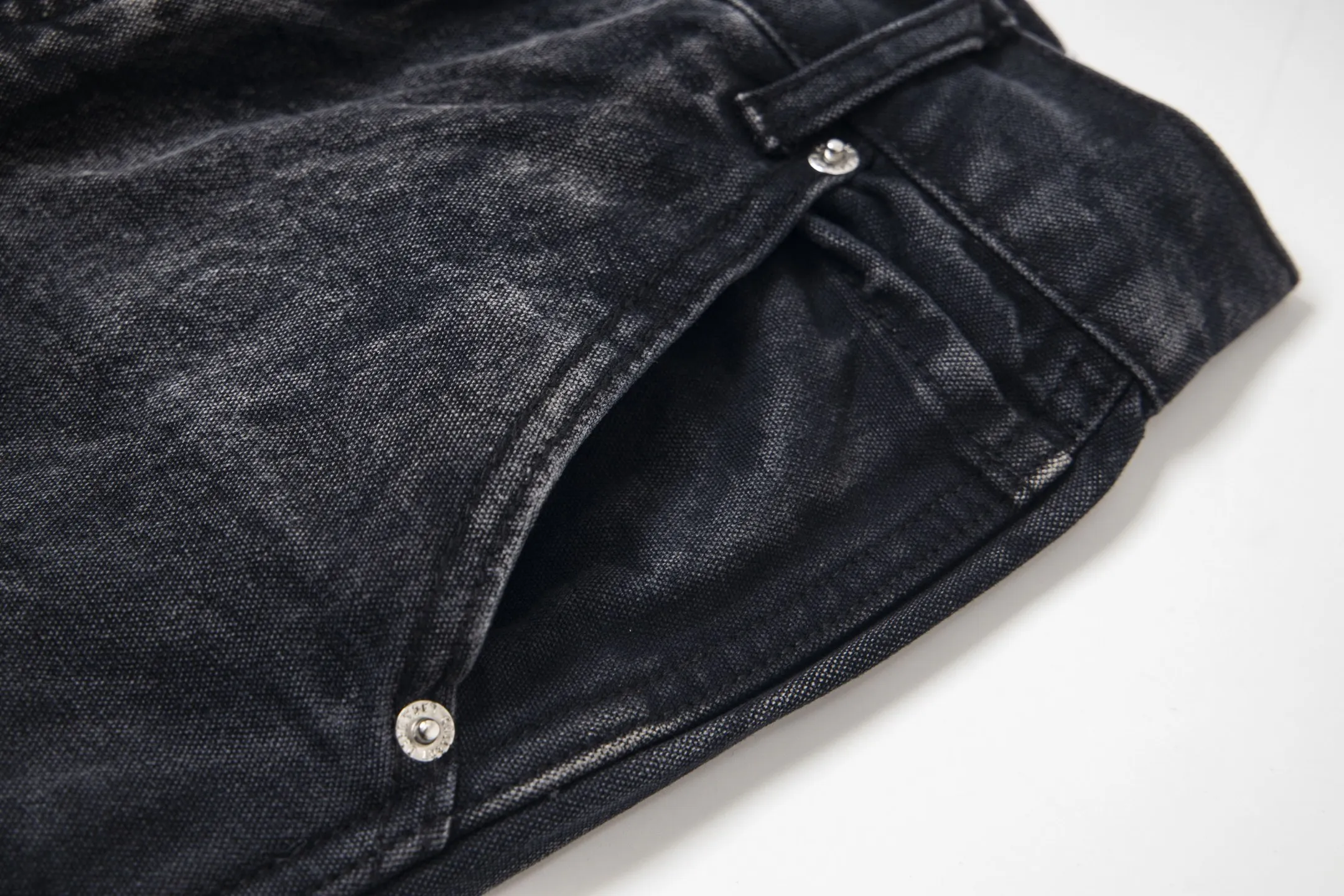 #8176 P260💰 Independent GALLERY DEPT. Vintage splash-ink splicing black and orange cross loose washed flared jeans - truly restore the ultimate vintage texture - original hardware accessories washed and other elevators, QR code analysis are all purchased from the original factory, high degree of restoration, you are welcome to compare with a certain product ~ - three-dimensional version Loose and comfortable, not picky about the figure, tall and slim, factory Seiko, original factory quality control, same style for men and women, can be matched with couples, versatile recommendation Essential jeans for all seasons - sizes: 28 30 32 34 36